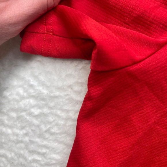 Under Armour Golf Polo Mens Size L Large Loose (Measured 23 1/4" X 28 1/4") Red - Picture 7 of 9